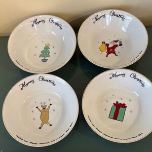 Vintage Merry Brite ‘Merry Christmas’ Pattern Porcelain Bowls. Set of 4